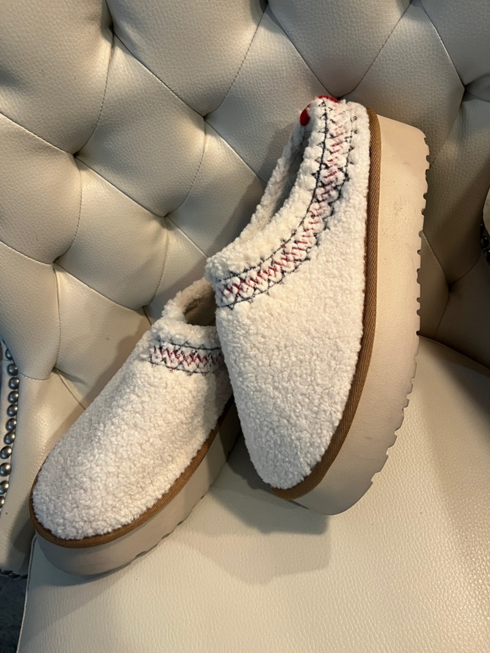 Source Unknown Cream Faux Sherpa Platform Slip-On Mules Brown Trim Size 8.5
